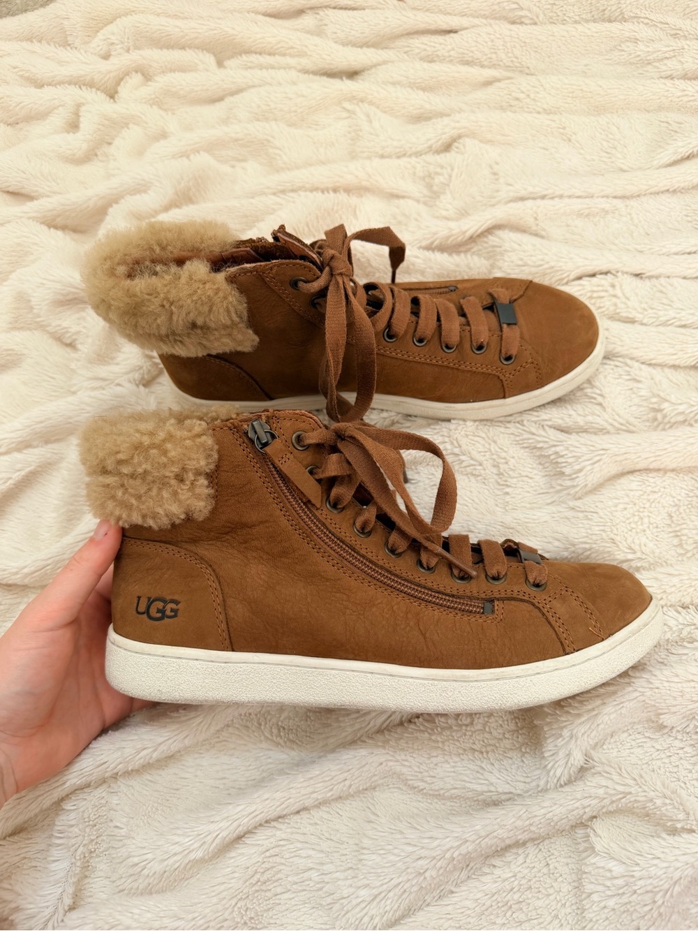 UGG Women's Olive High-Top Sneaker chestnut leather Sz 9.5